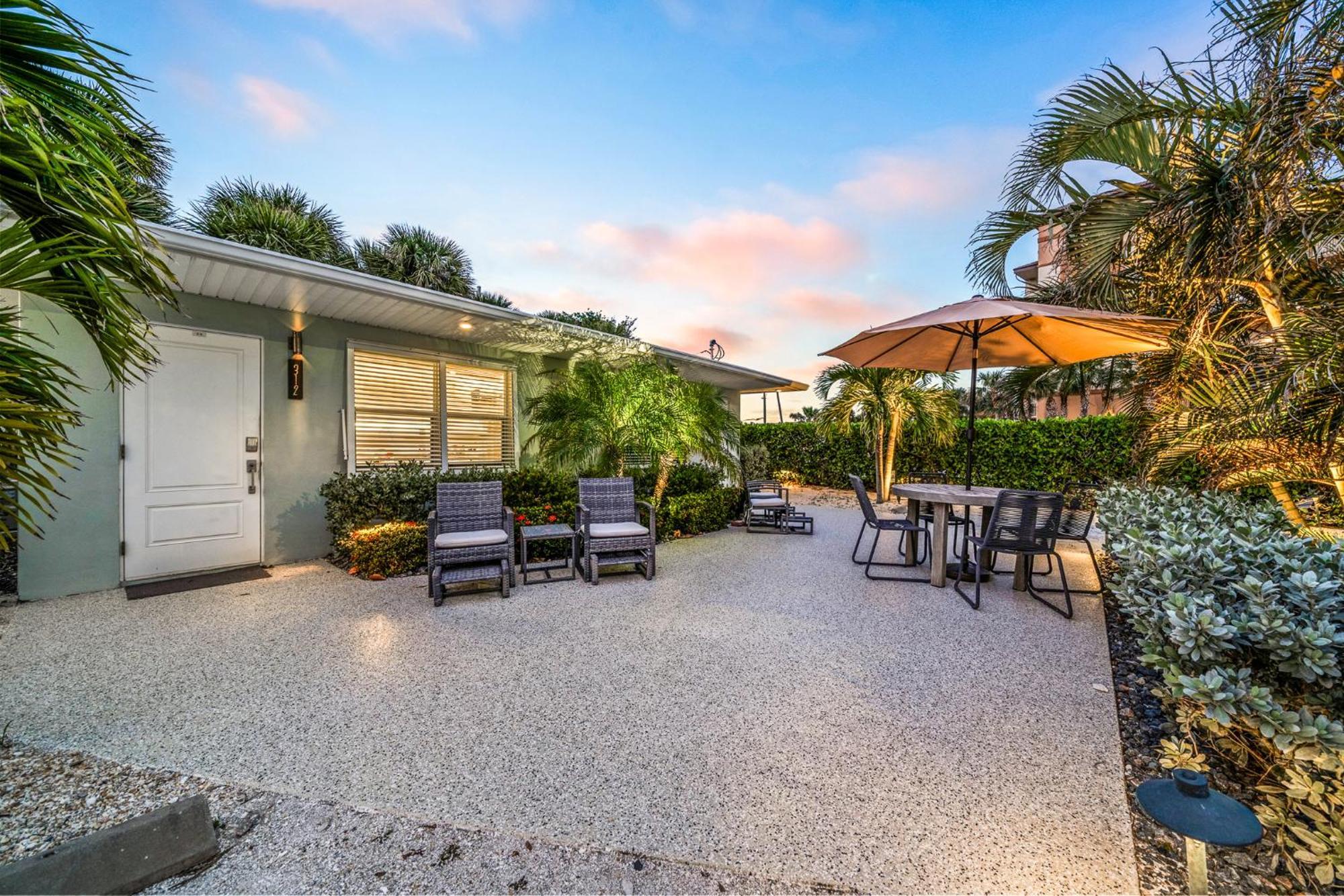 Wonderful Place Wprivate Patio Next To The *
