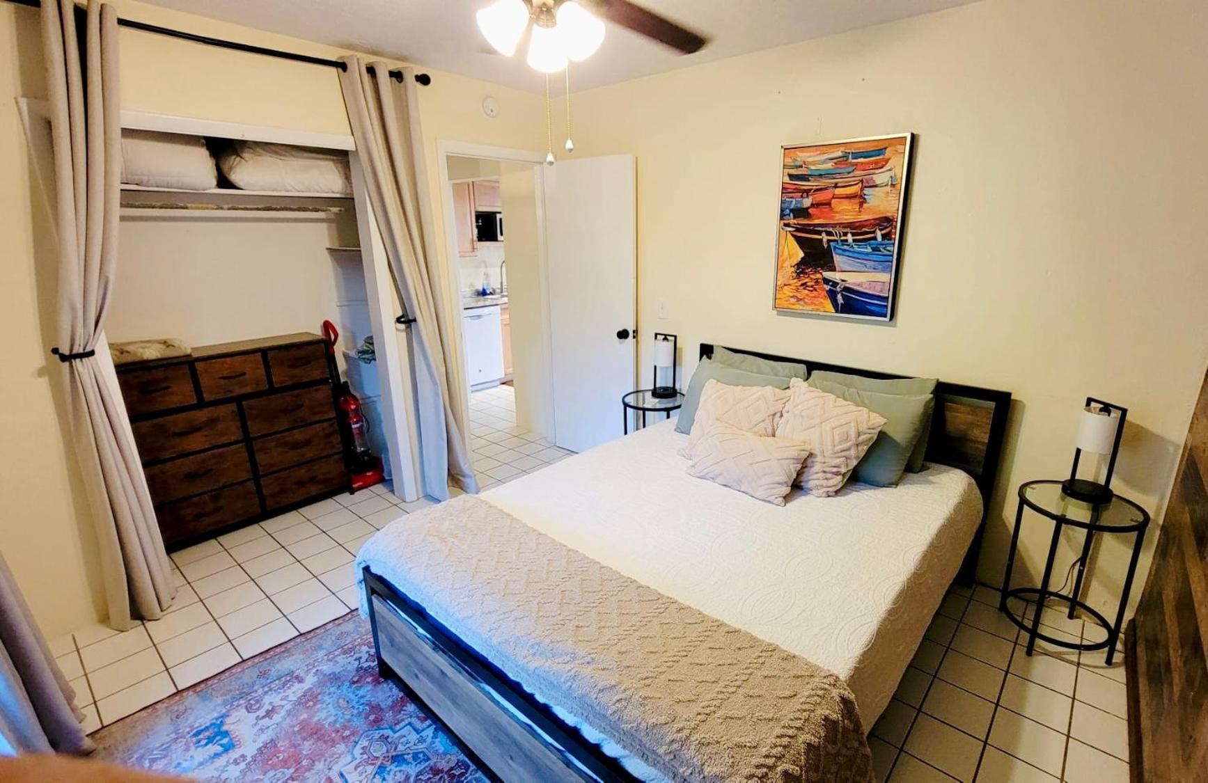 Apartment By The Sea 3 *