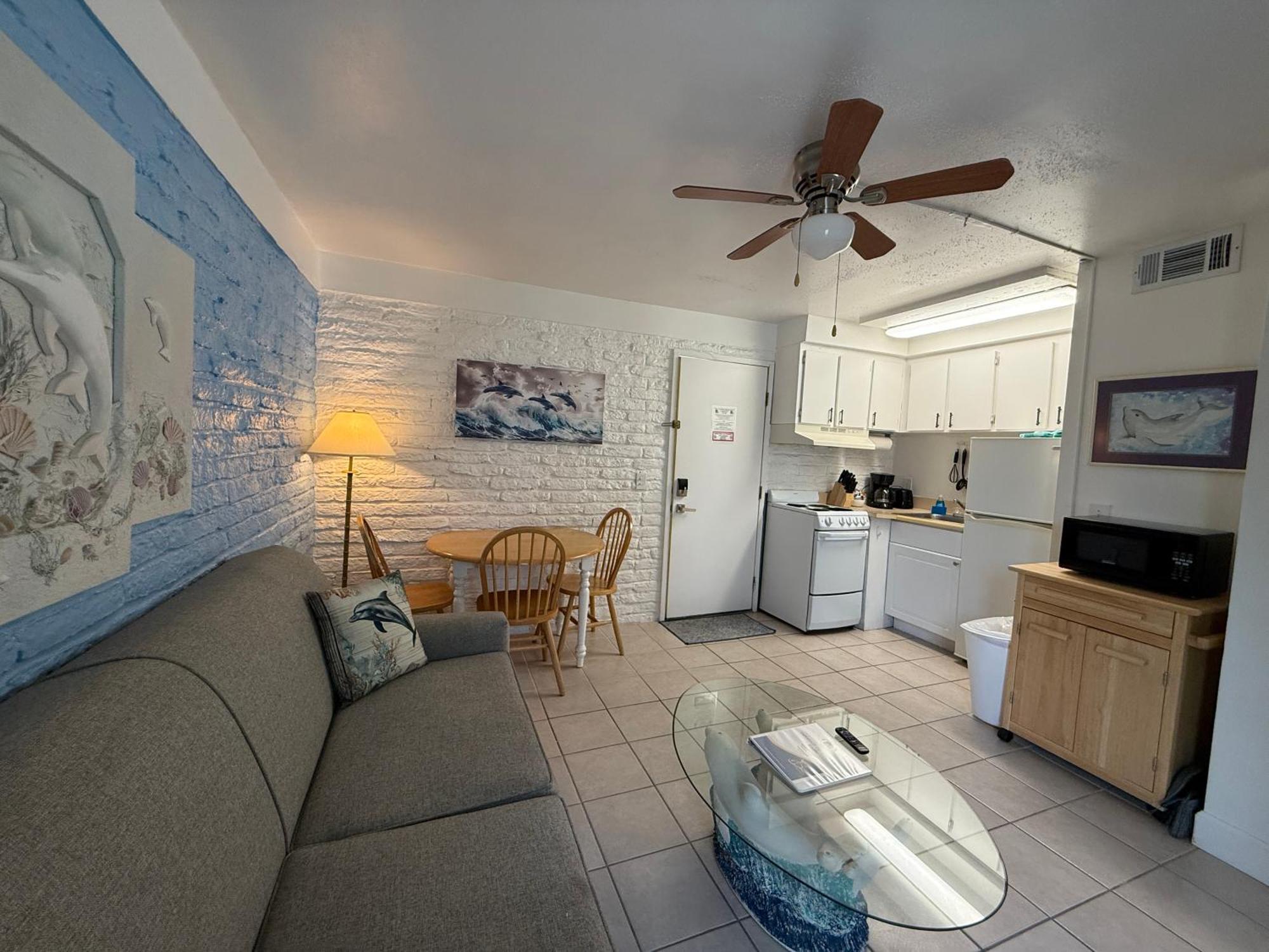 Apartment Unit 102 - 1br Unit Wheated Pool And Hot Tub