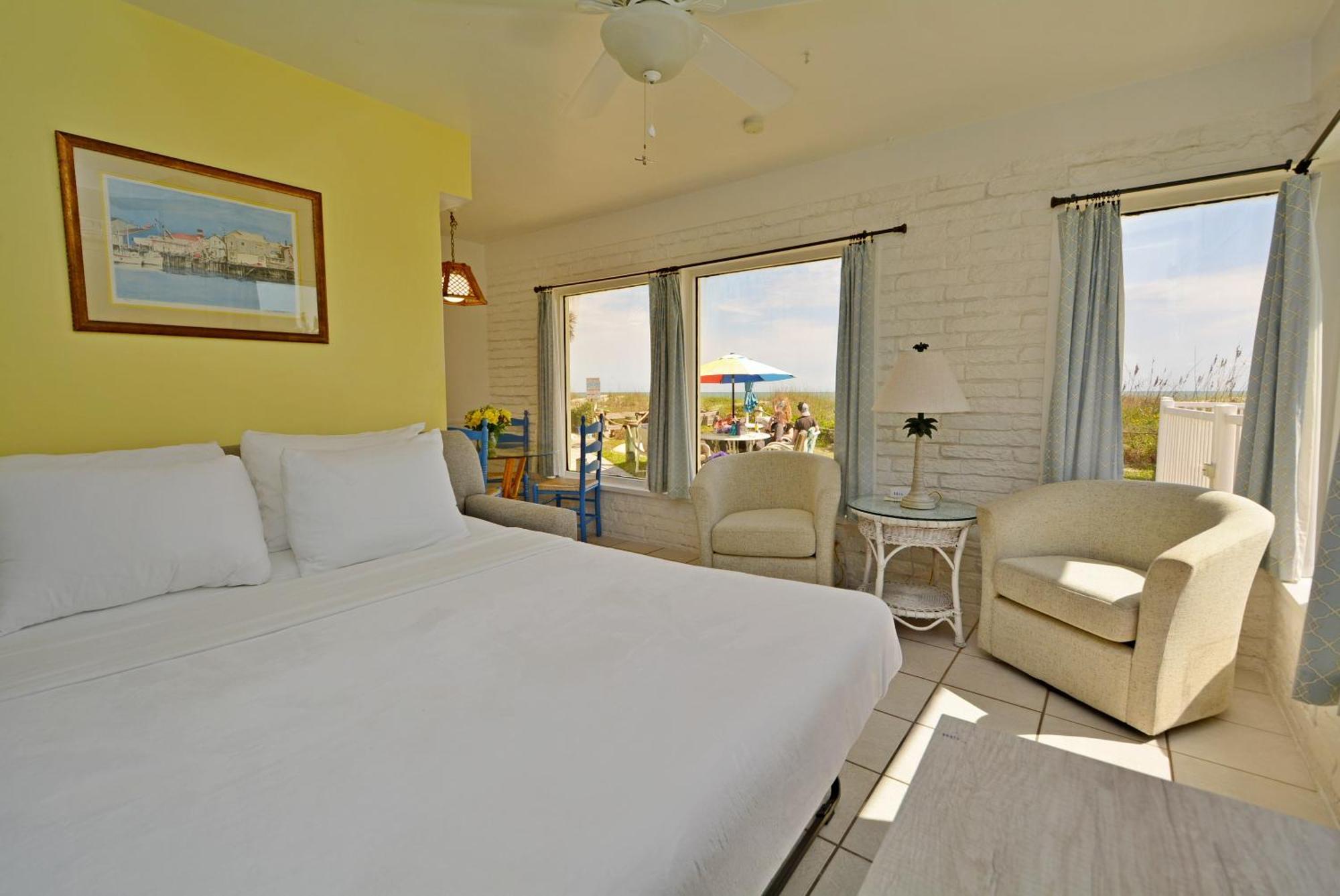 Unit 118 Direct Oceanfront Views 2br Heated Pool * Cocoa Beach
