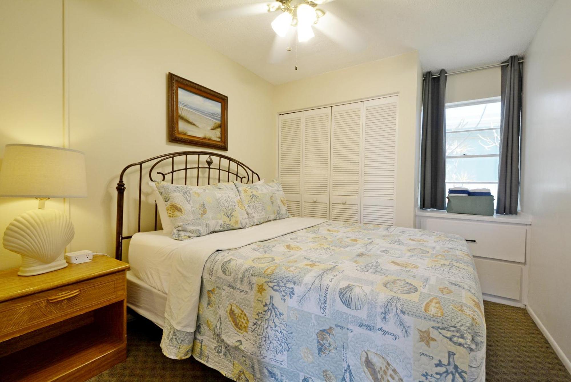 Apartment Unit 103 -1br At Oceanfront Complex With Pool Cocoa Beach