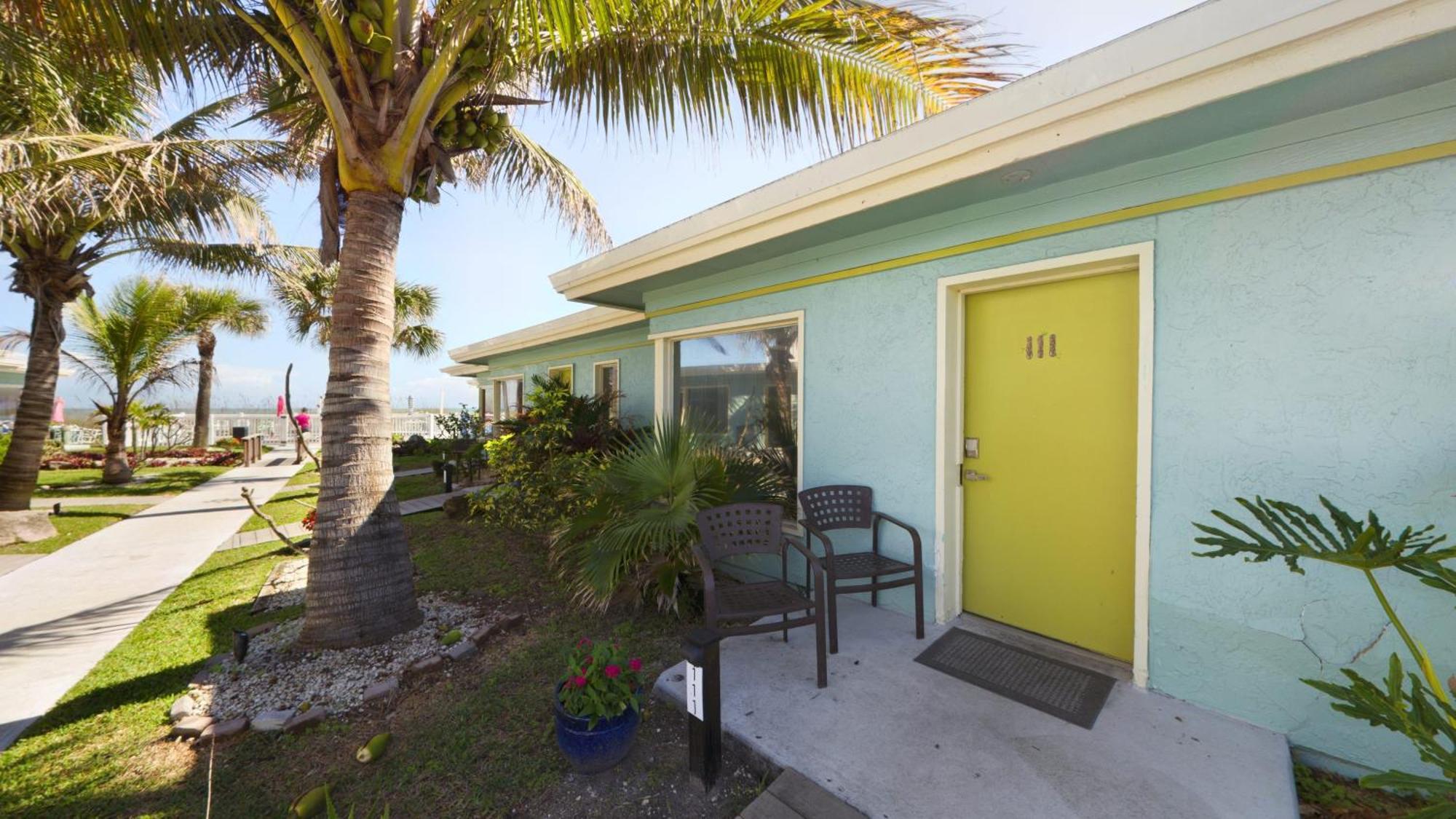 Unit 111- 2br With Heated Pool And Hot Tub Holiday home Cocoa Beach