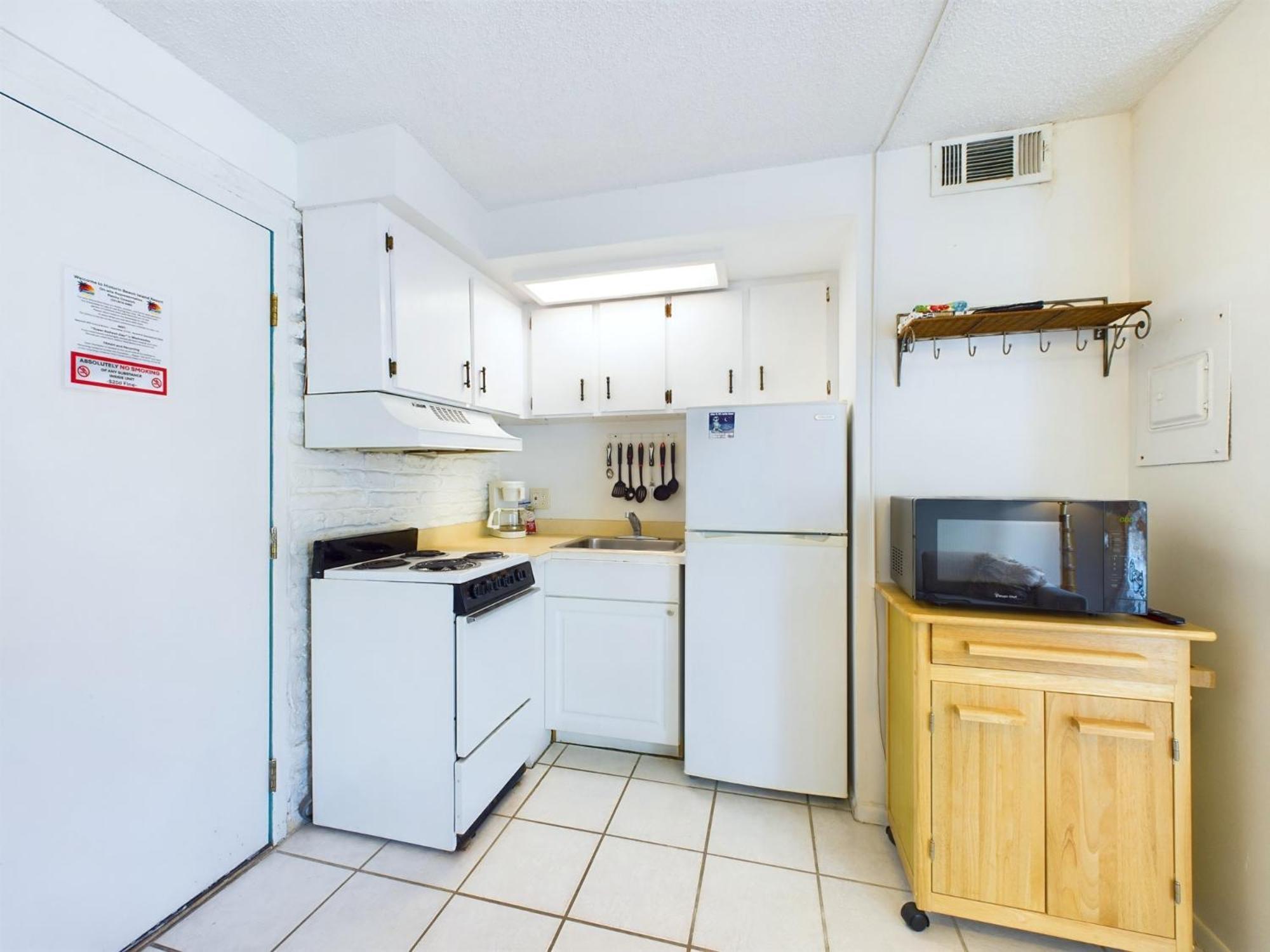 Unit 103 -1br At Oceanfront Complex With Pool Cocoa Beach