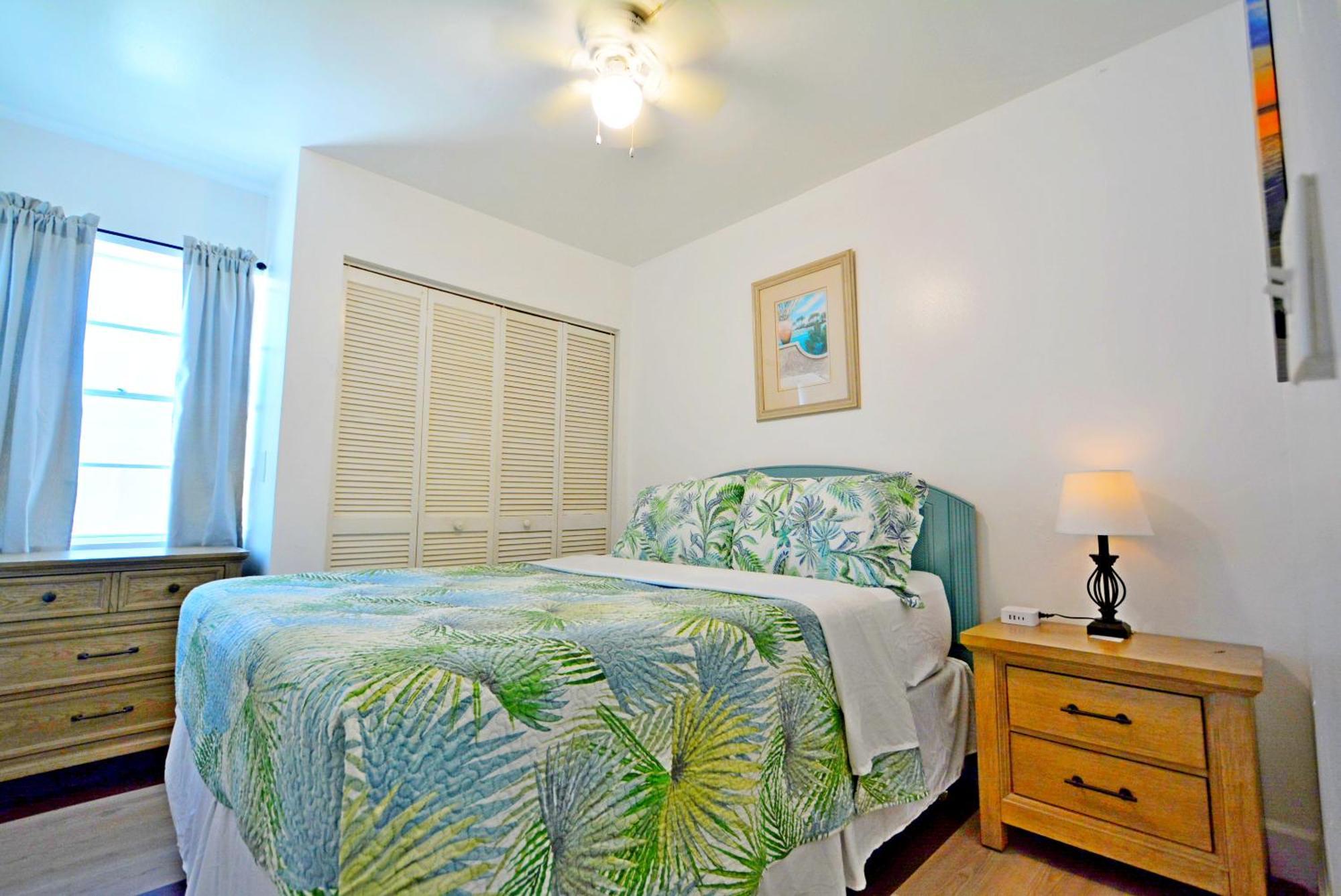 Holiday home Unit 113 - Oceanfront Unit -2br1ba Heated Pool!
