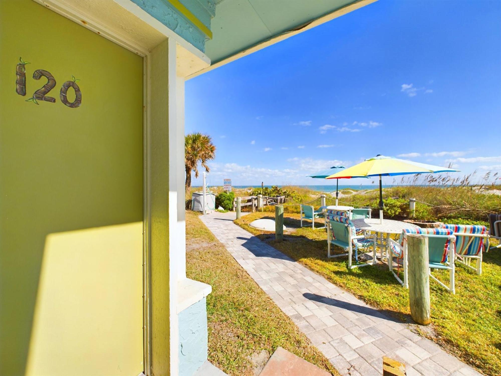 Holiday home Unit 120 Direct Oceanfront With Heated Pool