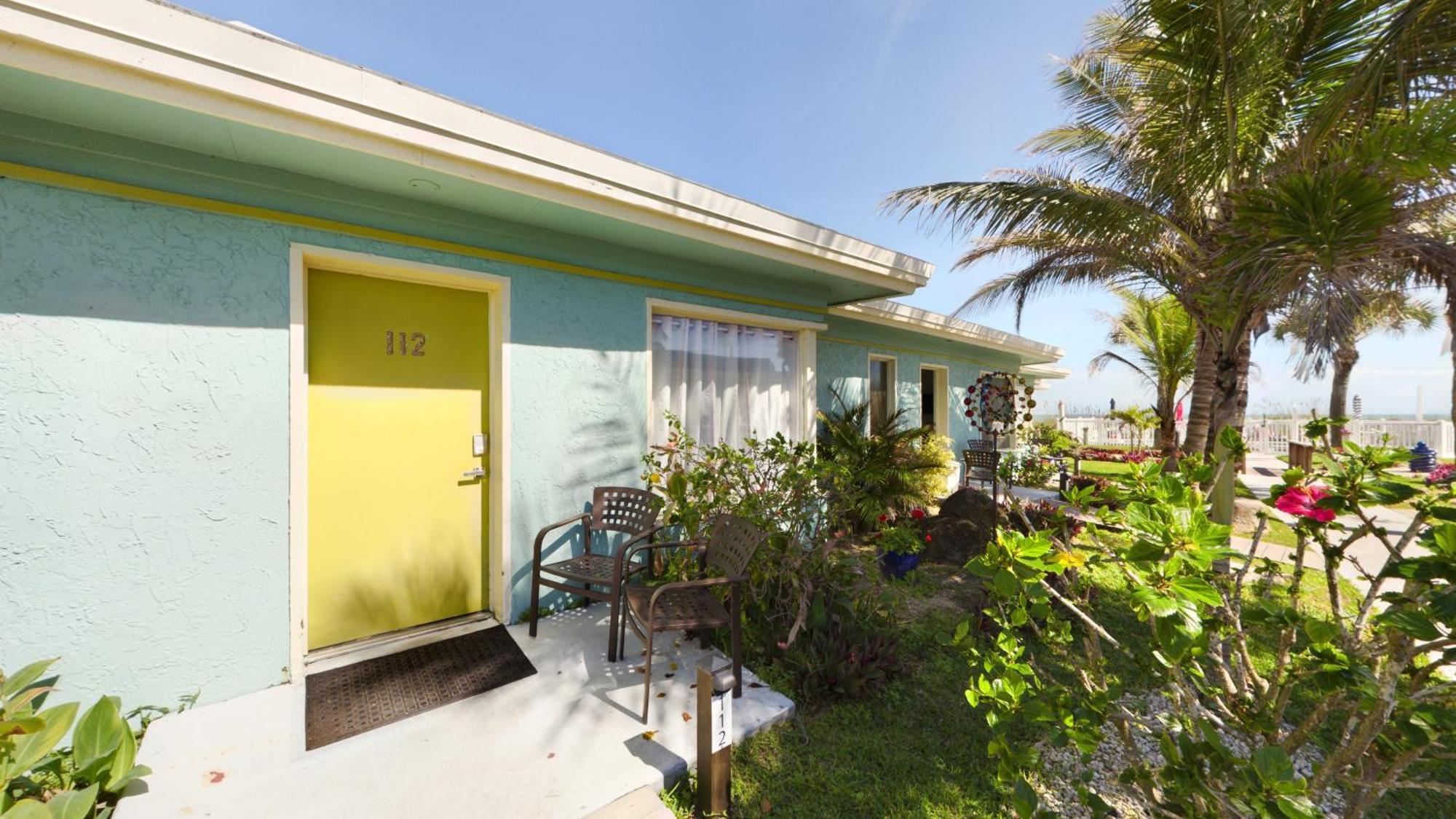 Unit 112 Courtyard In Oceanfront Complex Holiday home Cocoa Beach