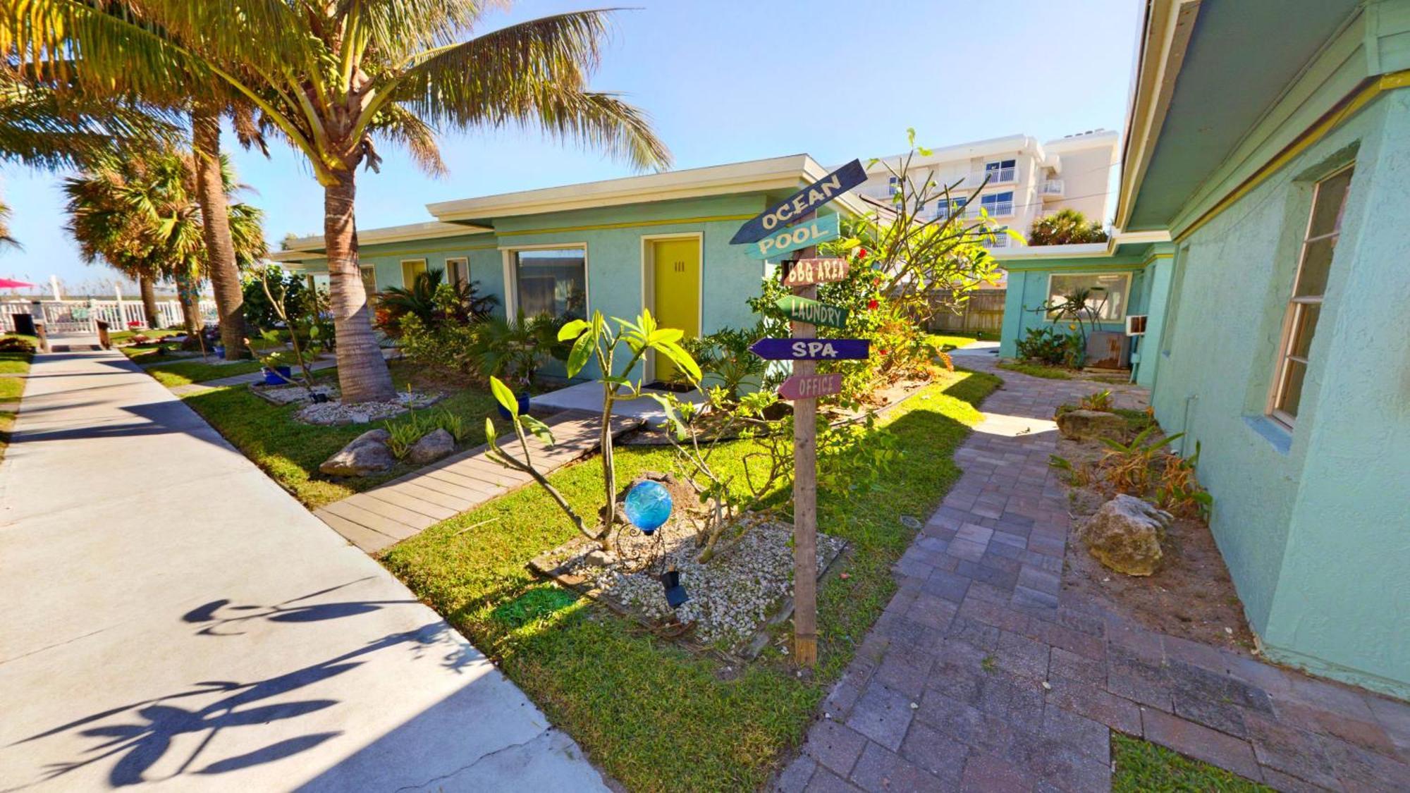 Holiday home Unit 112 Courtyard In Oceanfront Complex *
