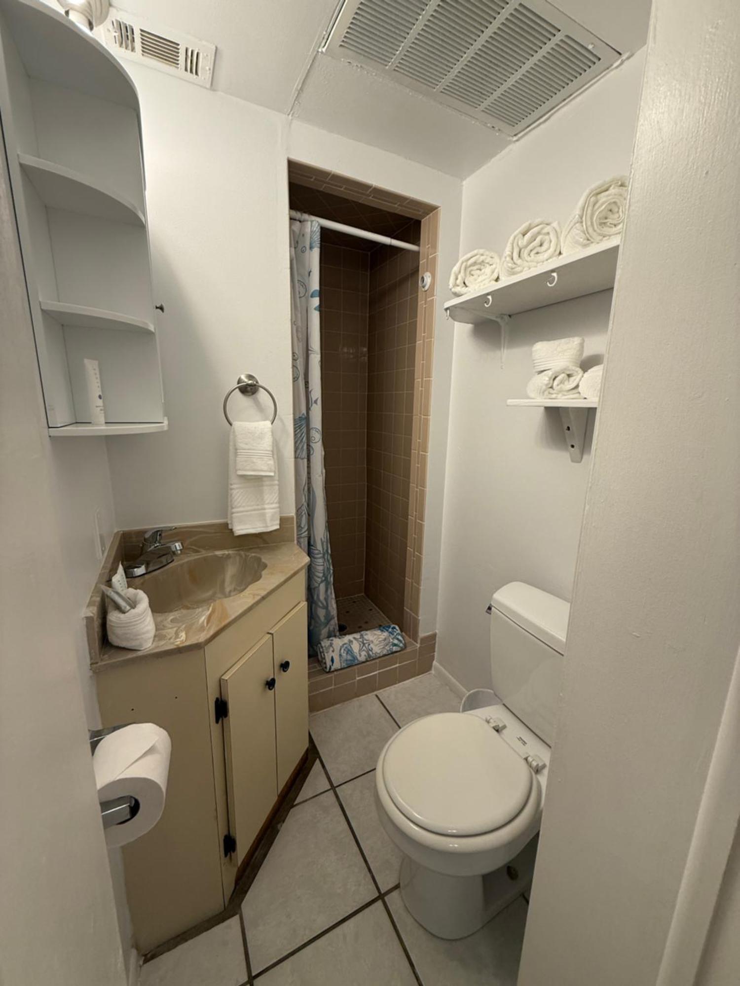 Apartment Unit 106 - 1br Unit Wheated Pool And Hot Tub Cocoa Beach