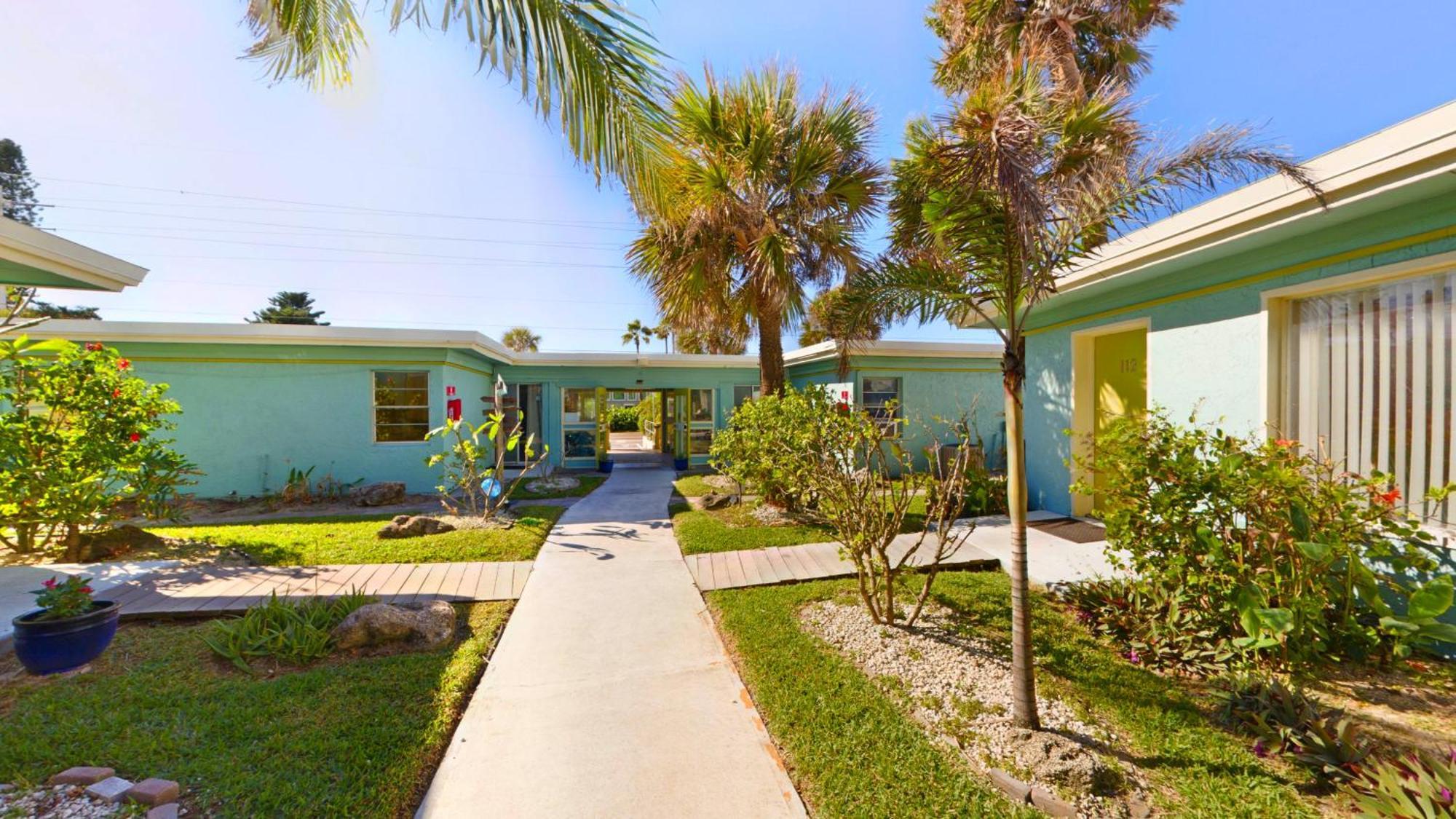 Holiday home Unit 119 Direct Oceanfront Views 2br Heated Pool Cocoa Beach
