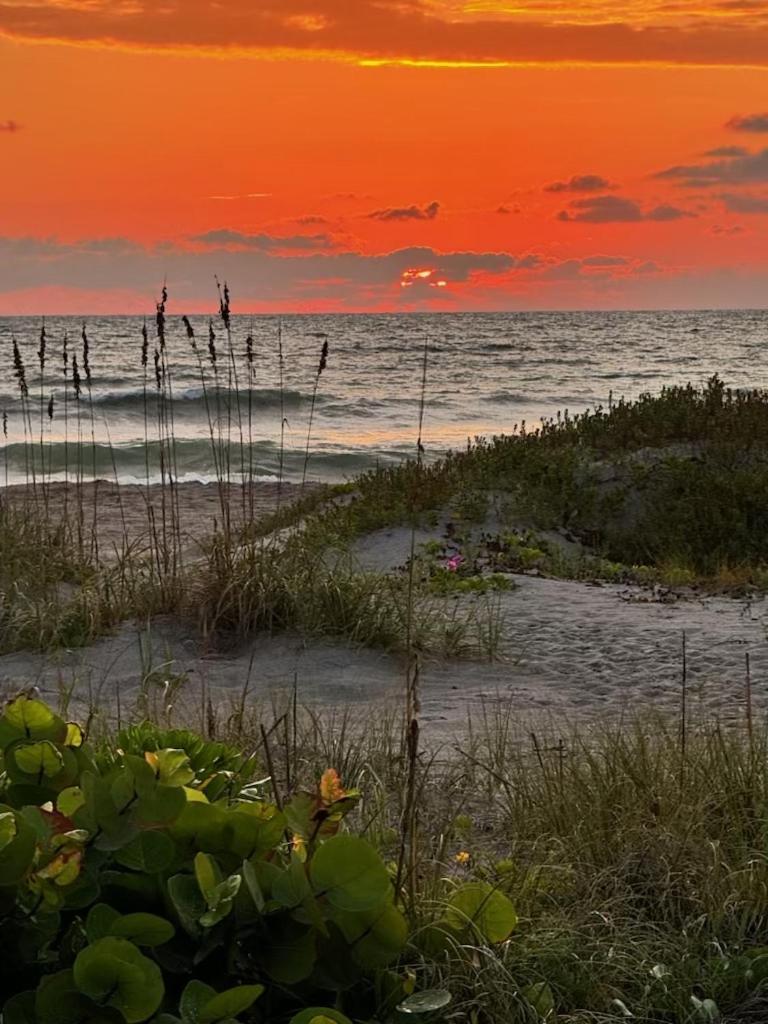 Holiday home Unit 119 Direct Oceanfront Views 2br Heated Pool Cocoa Beach