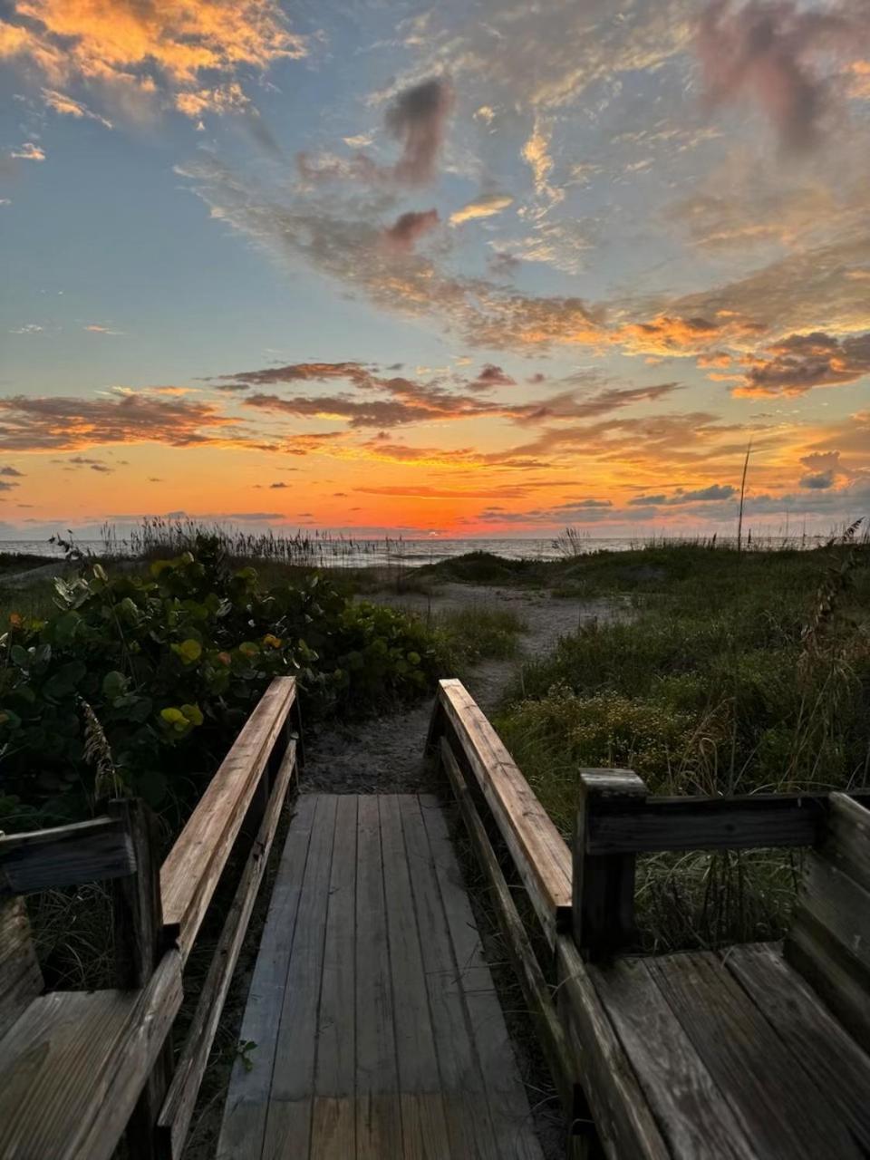Unit 119 Direct Oceanfront Views 2br Heated Pool Holiday home