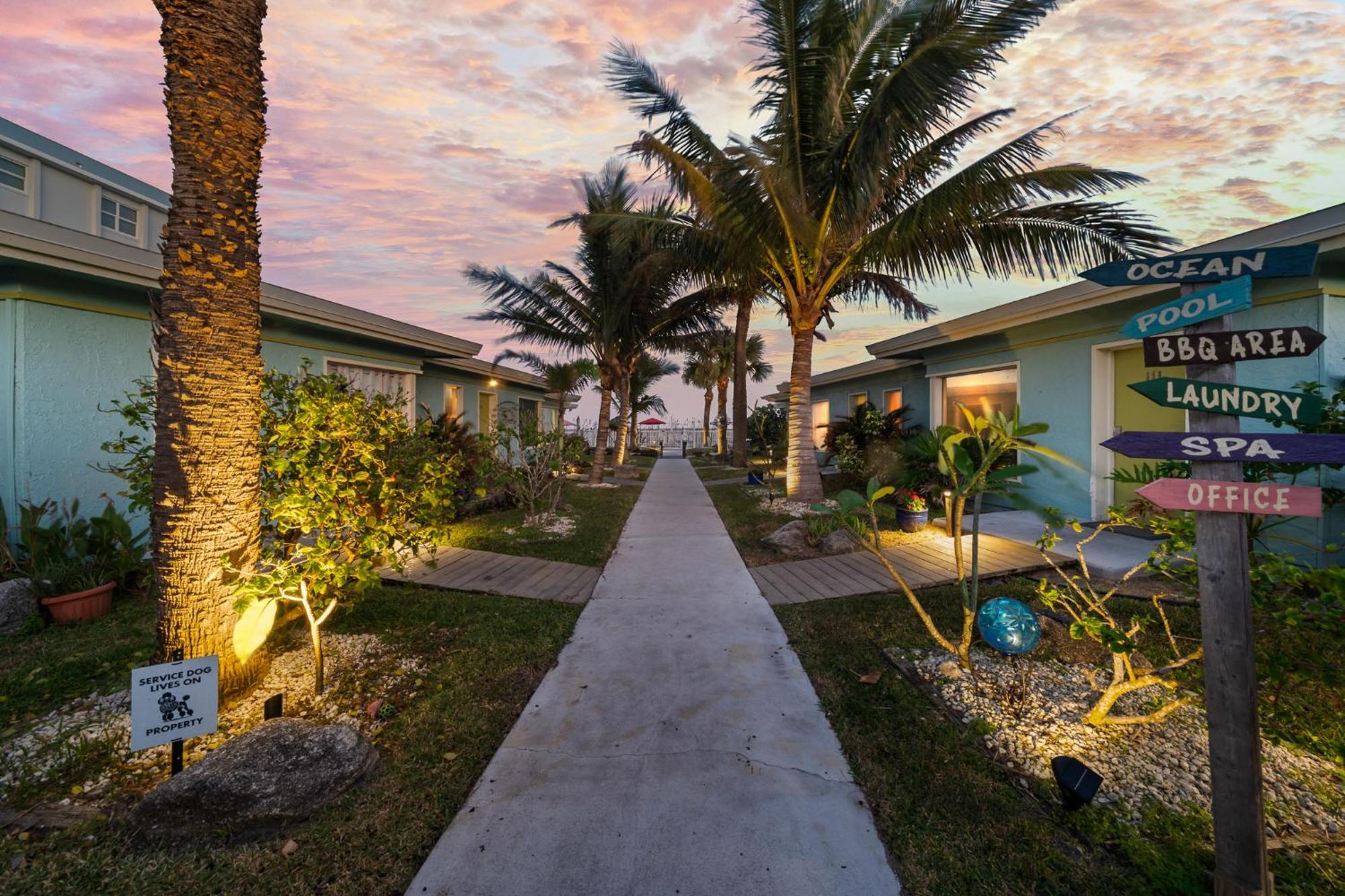 Unit 119 Direct Oceanfront Views 2br Heated Pool Cocoa Beach