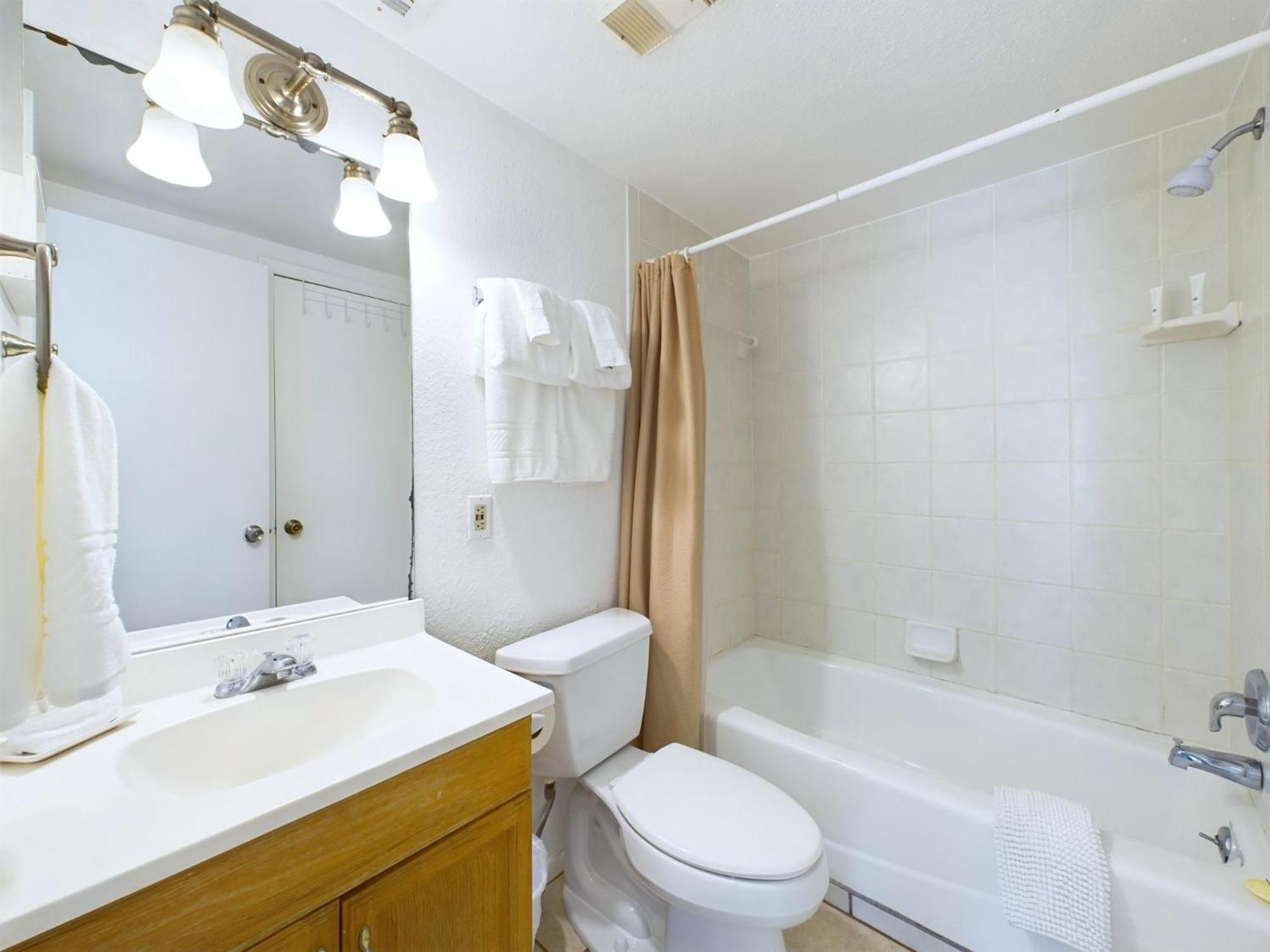Holiday home Unit 116 Courtyard In Oceanfront Complex *