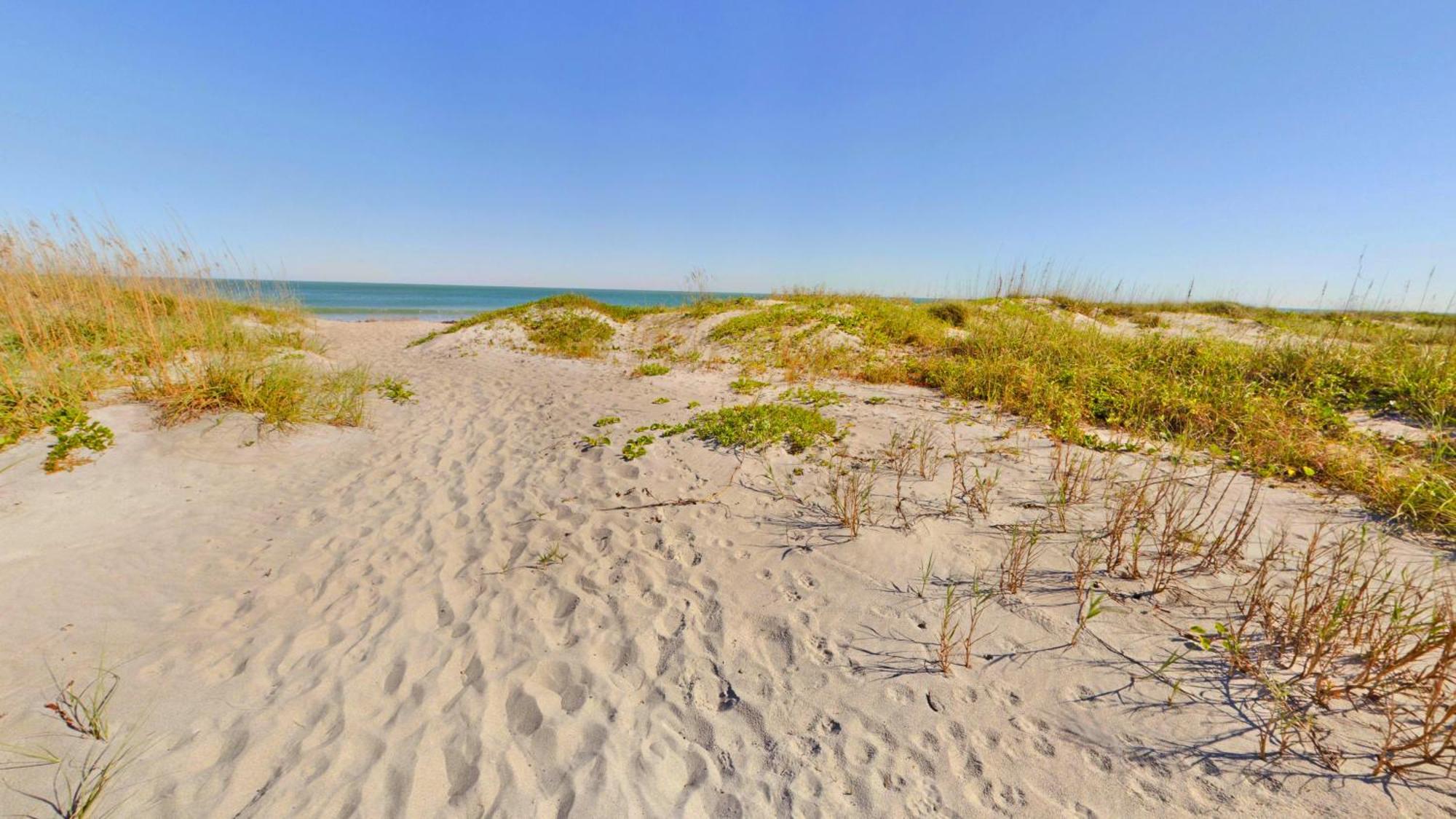 Unit 119 Direct Oceanfront Views 2br Heated Pool Cocoa Beach