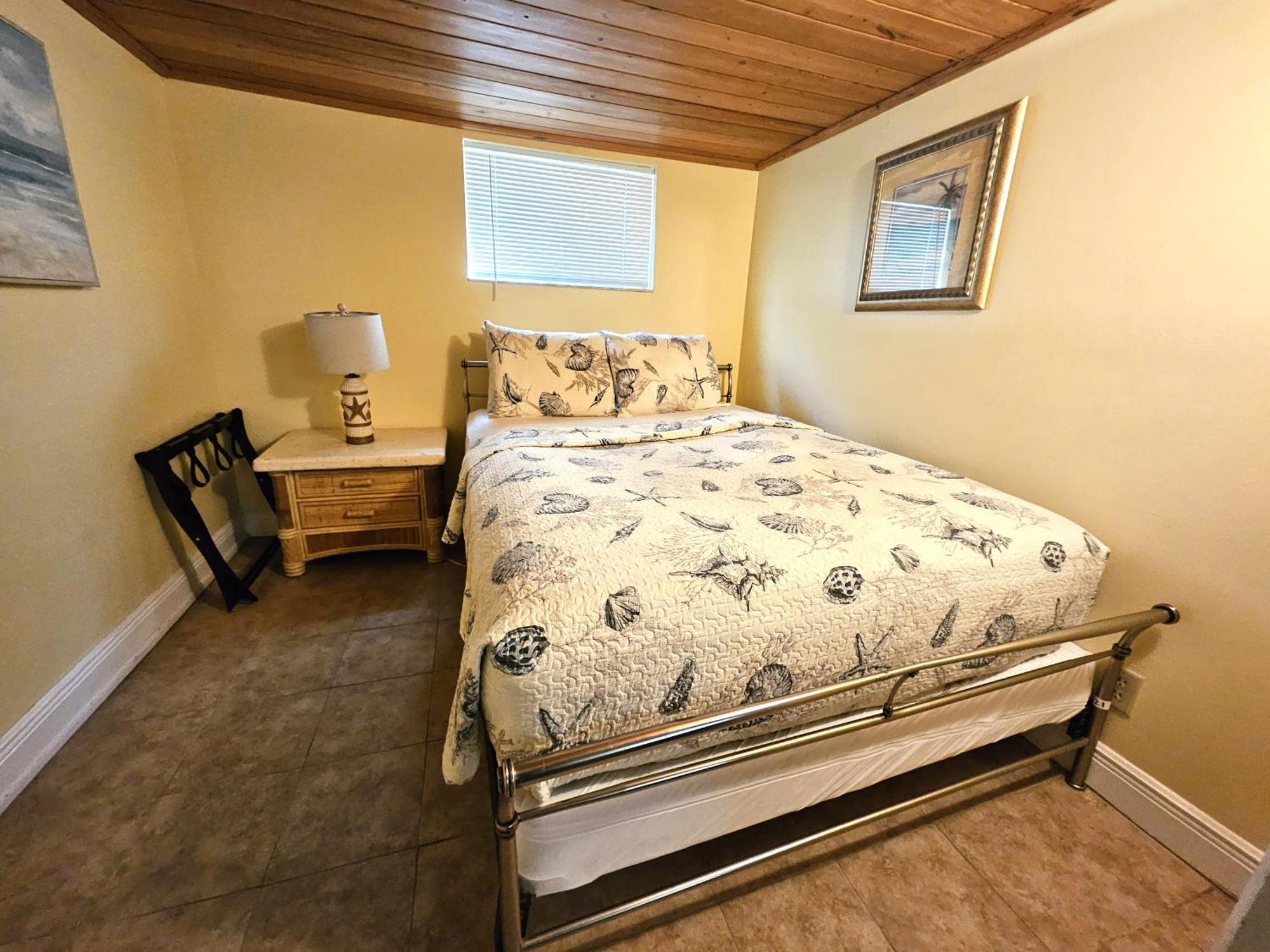 Large Oceanfront Wpool 8br Sleeps 24