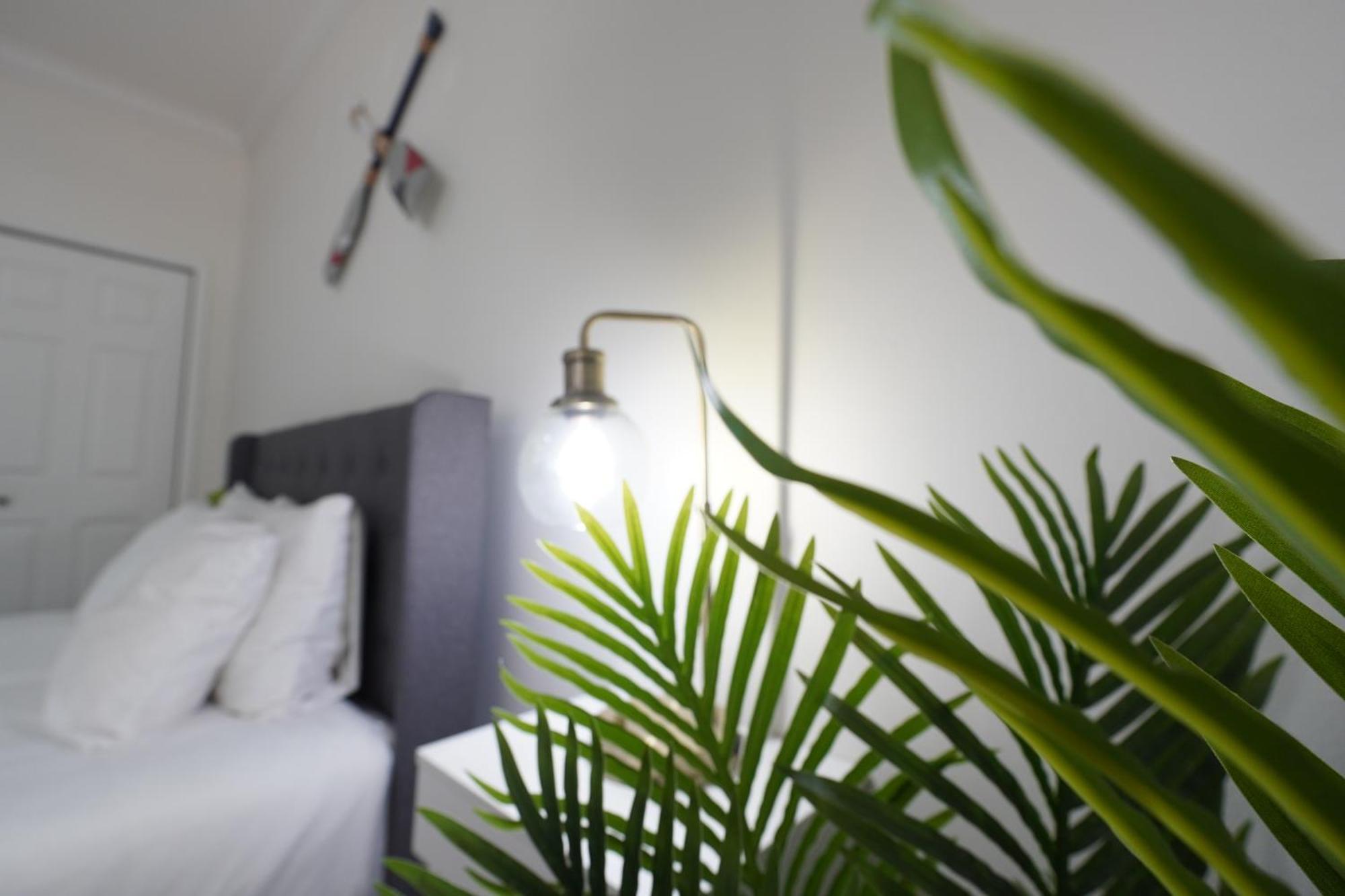 Luxury 2bd 2bth 5 *