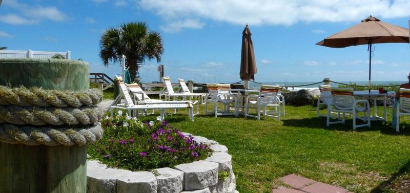 Island 2* Cocoa Beach