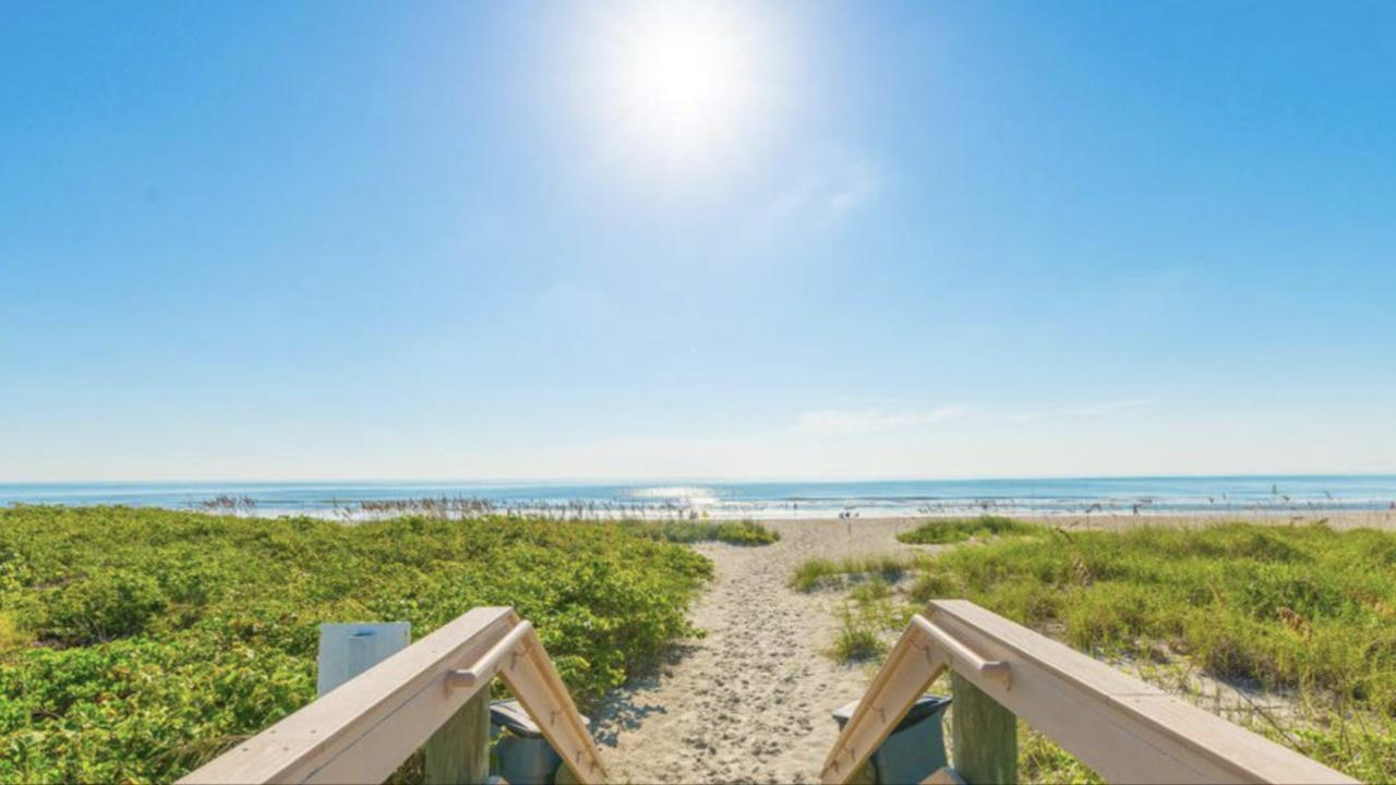 Tropical Paradise At Diplomat * Cocoa Beach