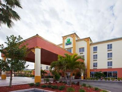 Express & Cocoa By Ihg Resort