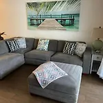 Beautiful Bright & Sparkling 2Bed 1Bath Beach Retreat - Unit 212