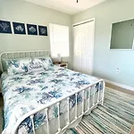 Beach Bungalow In Downtown Cocoa Beach