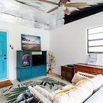 Beach House In Cocoa Beach - Steps To Beach - Game Room - Backyard With Grill - Playground