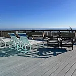Anthony\'S On The Beach