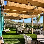 Anthony\'S On The Beach
