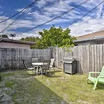 Sunny Cocoa Beach Home Walk To Sea And Attractions!