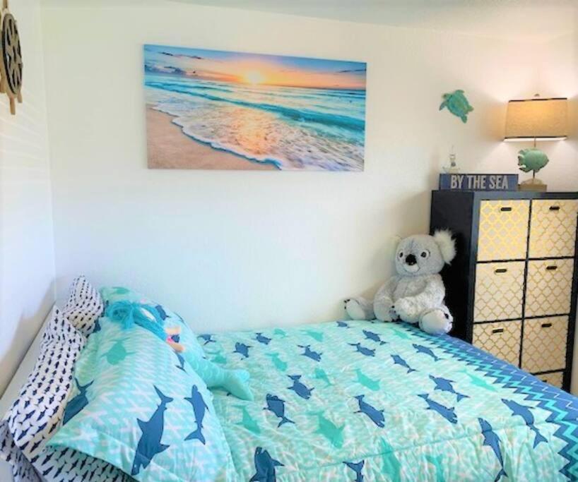 Beautiful Bright & Sparkling 2bed 1bath Retreat - Unit 212 Holiday home *