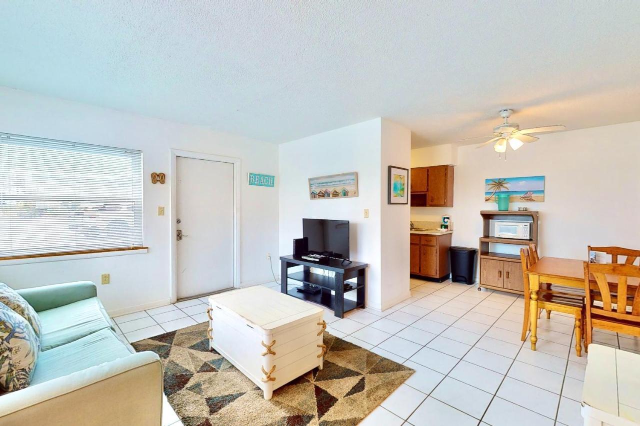 The Simple Life Apartment *