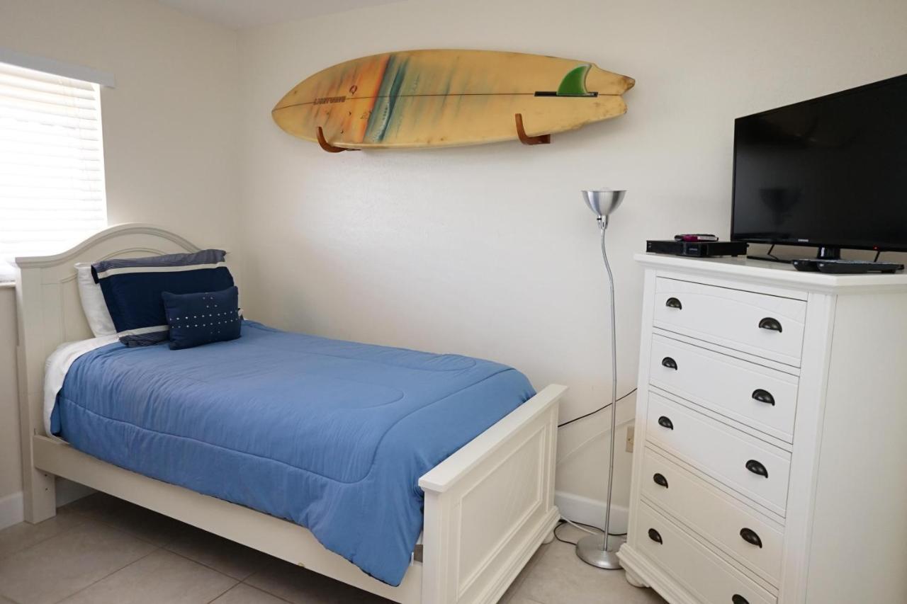 Wow! Updated Oceanfront, Pool Front Spanish Main 45! Holiday home