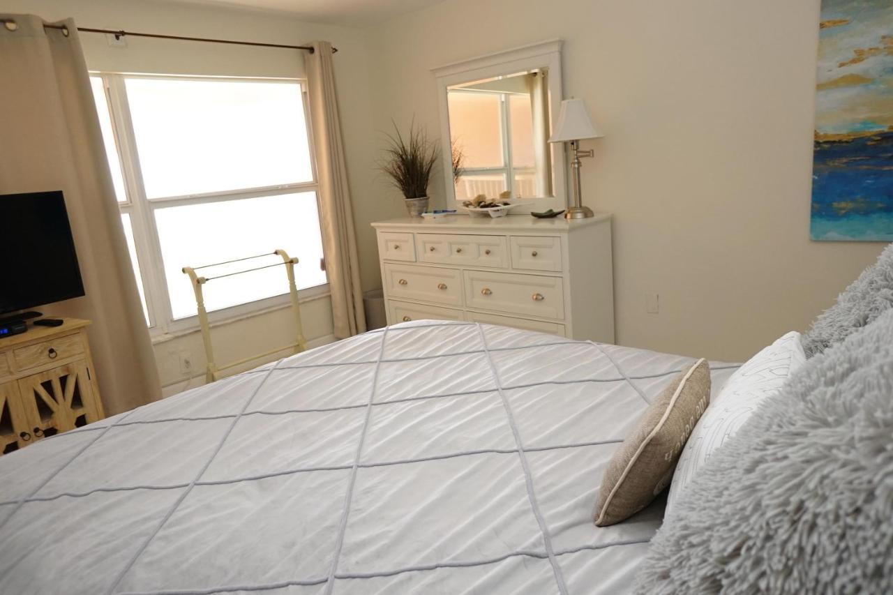 Wow! Updated Oceanfront, Pool Front Spanish Main 45! Cocoa Beach