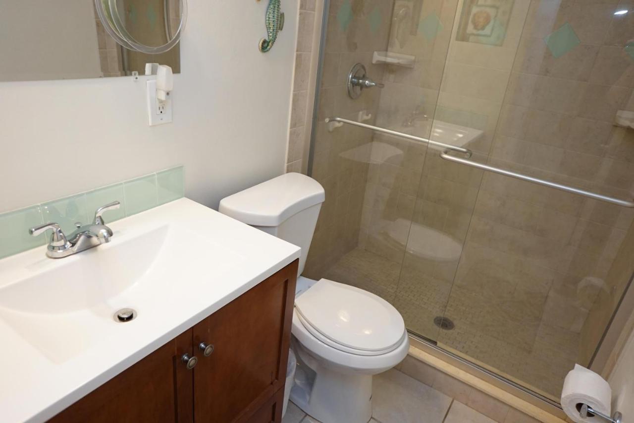 Wow! Updated Oceanfront, Pool Front Spanish Main 45! Holiday home Cocoa Beach