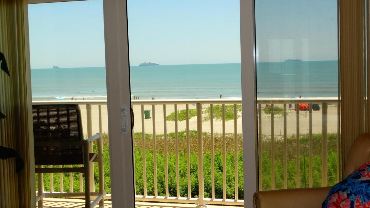Boardwalk 201- Direct Oceanfront Condo! Holiday home
