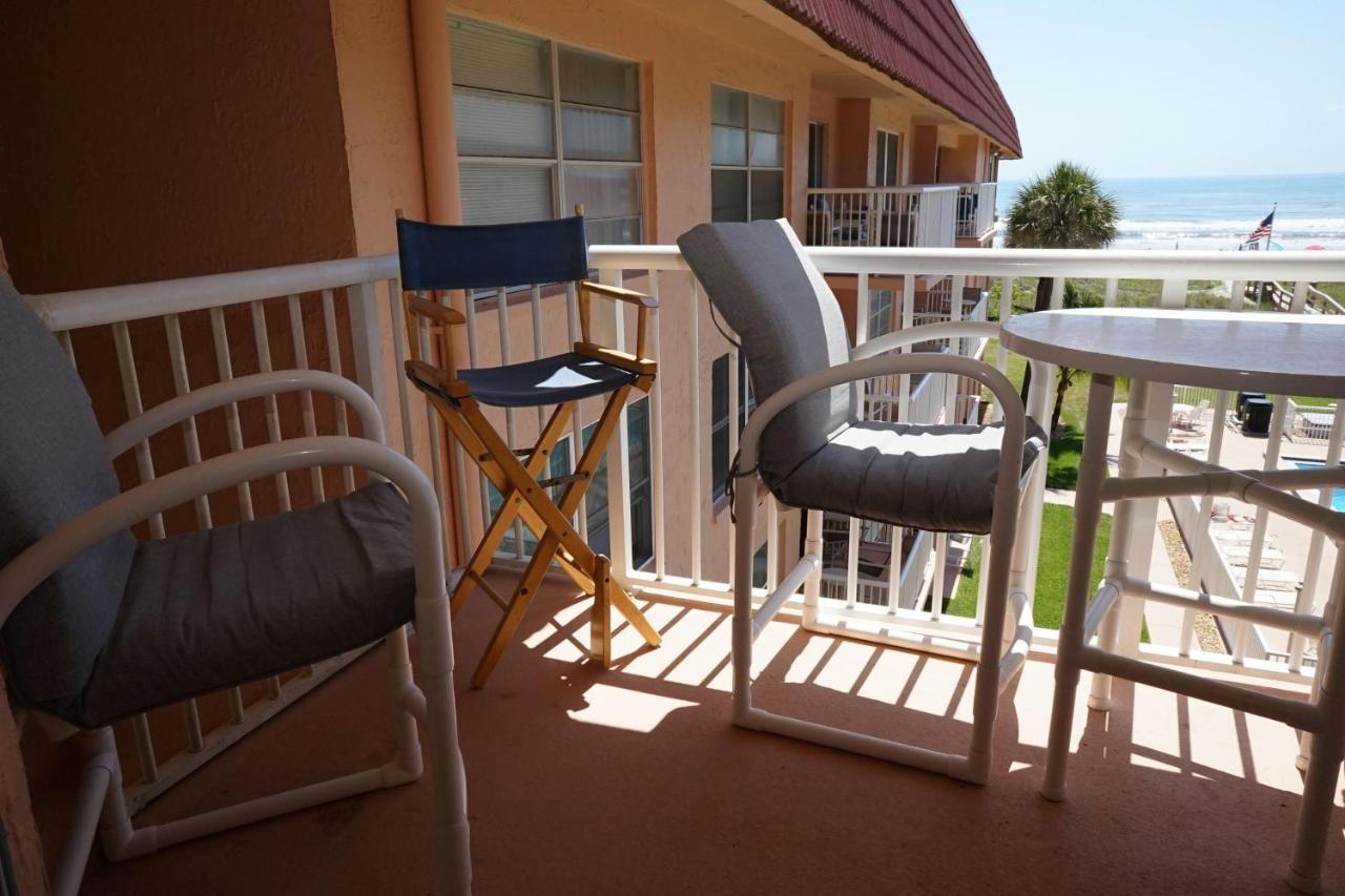 Wow! Updated Oceanfront, Pool Front Spanish Main 45! Holiday home Cocoa Beach