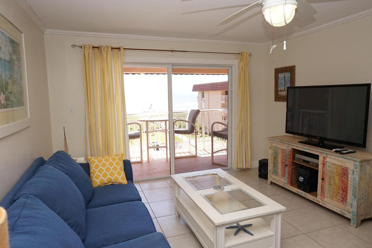 Holiday home Wow! Updated Oceanfront, Pool Front Spanish Main 45!