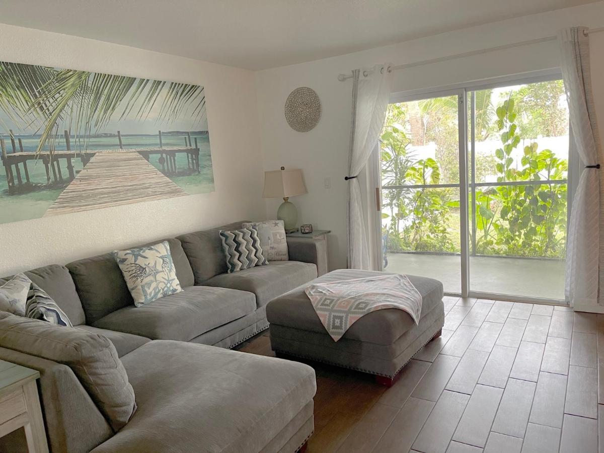 Beautiful Bright & Sparkling 2bed 1bath Retreat - Unit 212 Cocoa Beach