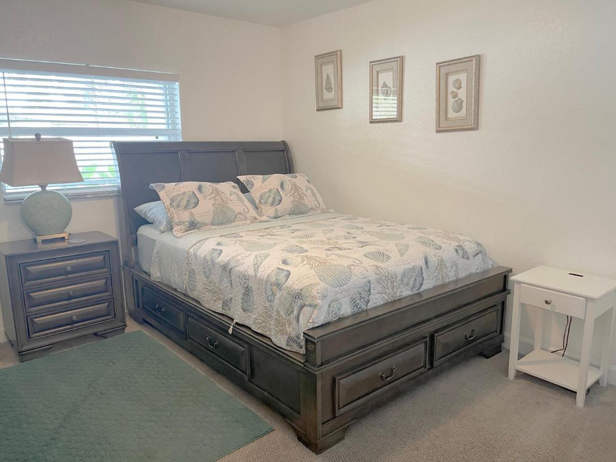 Holiday home Beautiful Bright & Sparkling 2bed 1bath Retreat - Unit 212