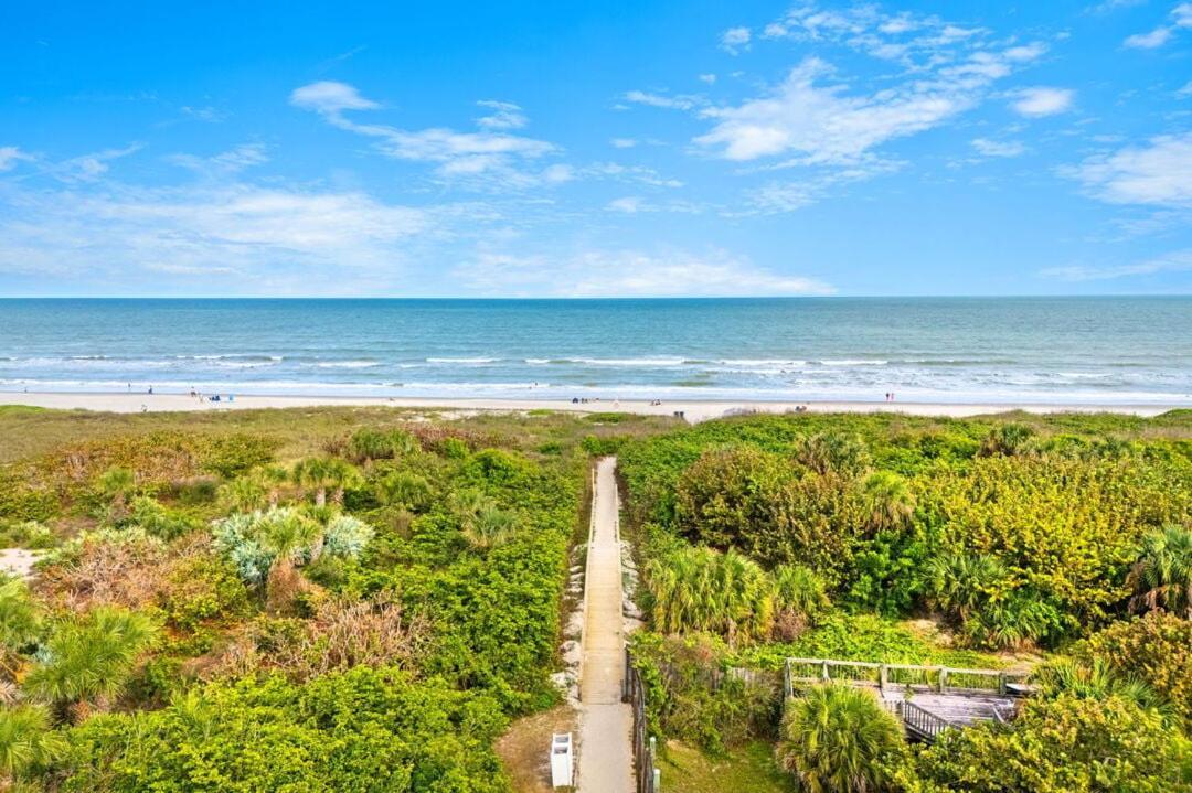 Holiday home Beach House In Cocoa Beach - Steps To Beach - Game Room - Backyard With Grill - Playground Cocoa Beach