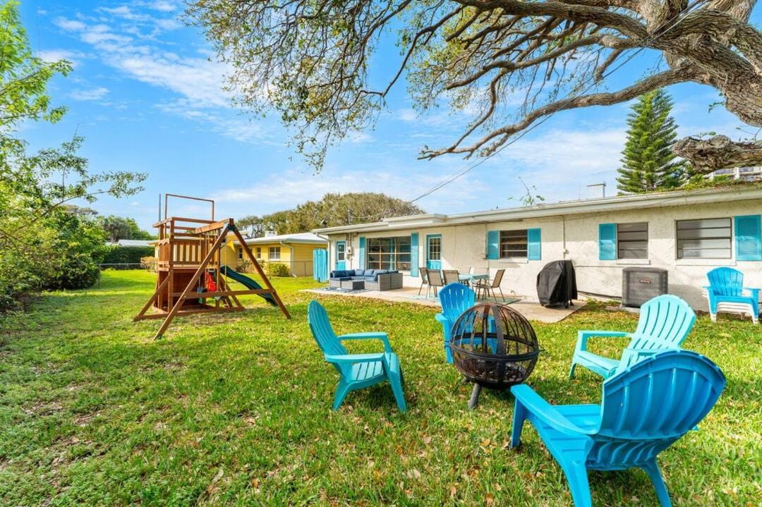Beach House In Cocoa Beach - Steps To Beach - Game Room - Backyard With Grill - Playground Holiday home Cocoa Beach