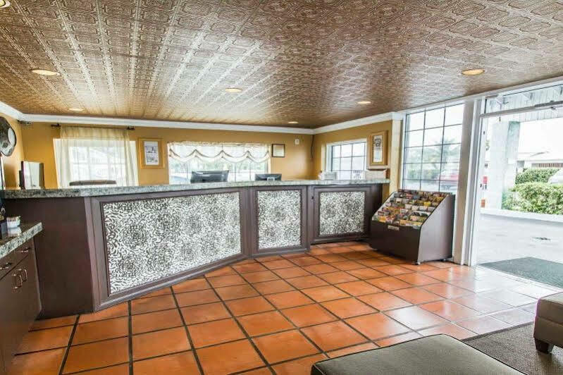 Econo Cocoa - Near The Port Lodge Cocoa Beach